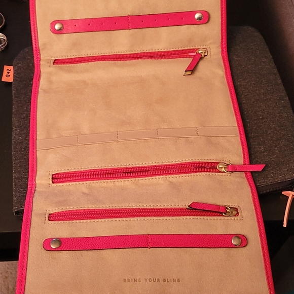 Stella & Dot poppy jewelry bag - Bring your Bling - Picture 2 of 3